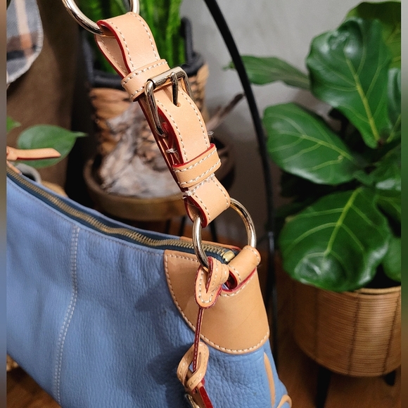 Dooney and Bourke Pebble Grain Leather Shoulder Bag - Picture 5 of 9